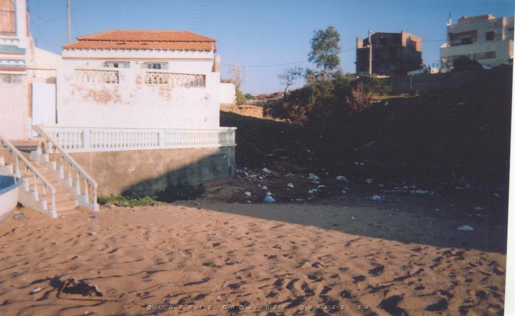 VOYAGE DU 09 2005 005 BOU SFER LA PINICA VILLA JOSEPH SORIN.JPG